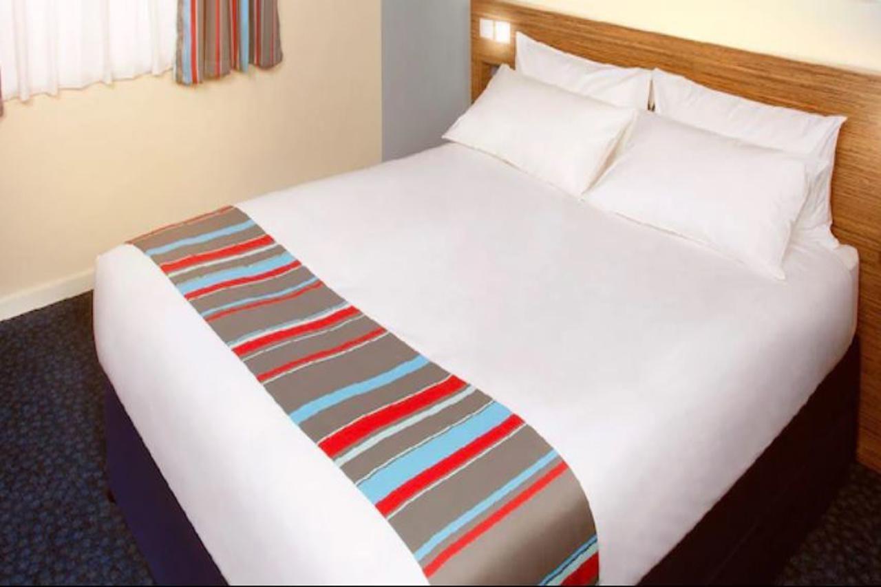 Travelodge Bracknell Exterior foto