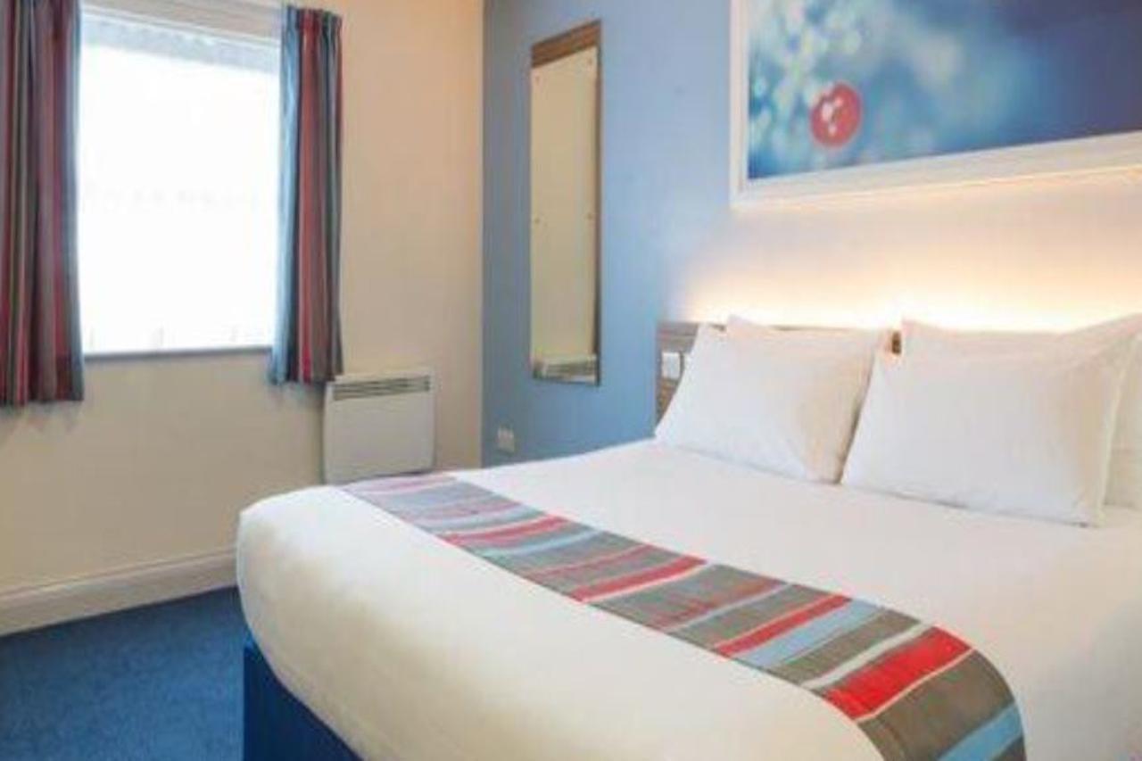 Travelodge Bracknell Exterior foto
