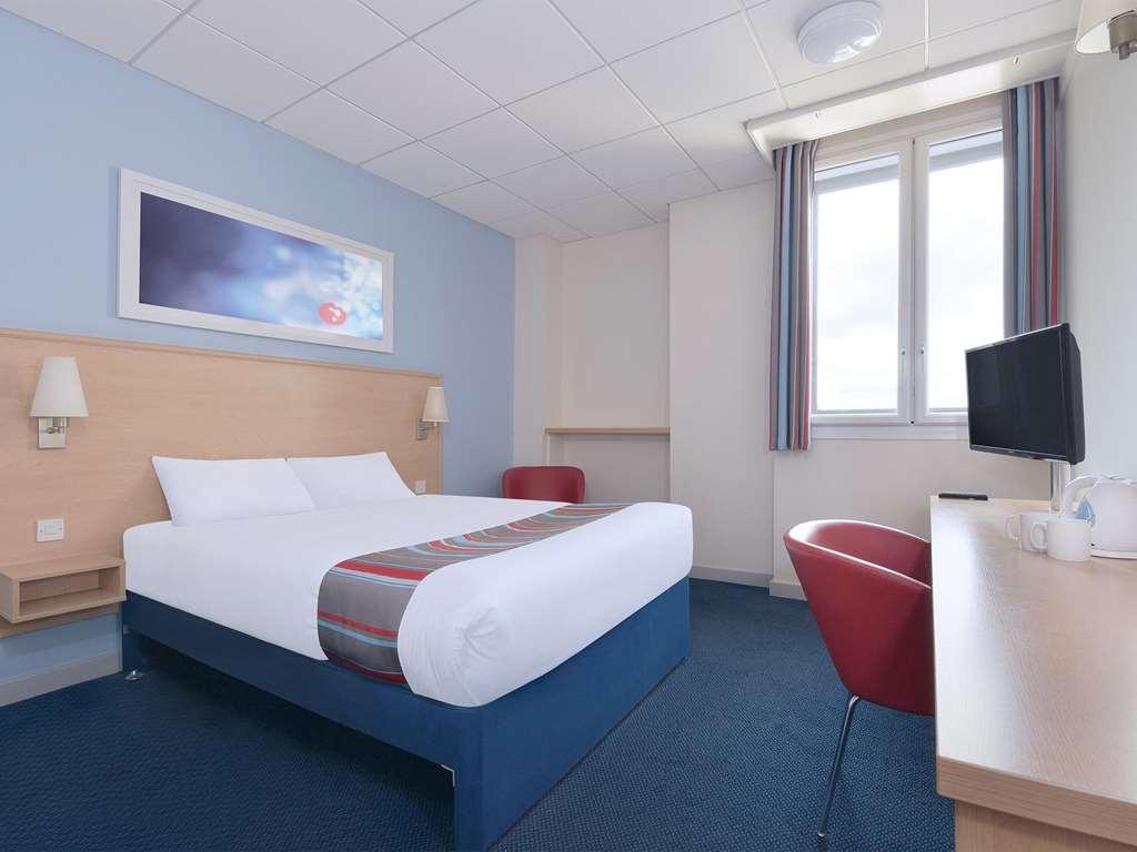 Travelodge Bracknell Zimmer foto